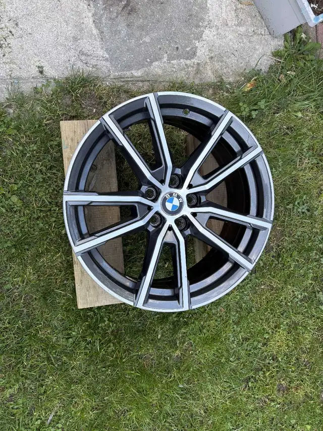 Bmw 18" 780m Style Rims OEM in Tires & Rims in Hamilton - Image 9
