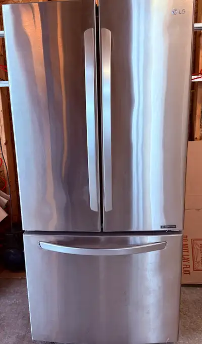 LG 33” Stainless Steel French Door Refrigerator — $800 Selling a used LG French Door Refrigerator (M...