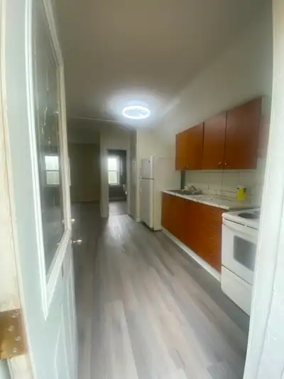 $1,450 • 1 Bed • 1 Bath — Available Now (All Inclusive) Bright, clean 1‑bedroom apartment on the 3rd...