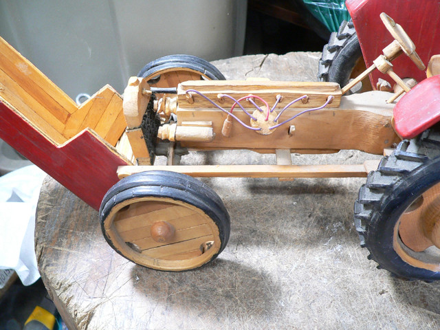 très beau tracteur vintage # 11934.1 dans Art et objets de collection  à Lanaudière - Image 3