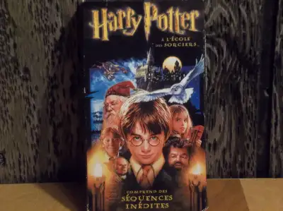 Cassette VHS HARRY POTTER À L'ÉCOLE DES SORCIERS.  Prix négociab, View more