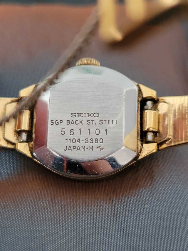 Vintage manual Seiko watch dans Bijoux et montres  à Ville de Montréal - Image 4
