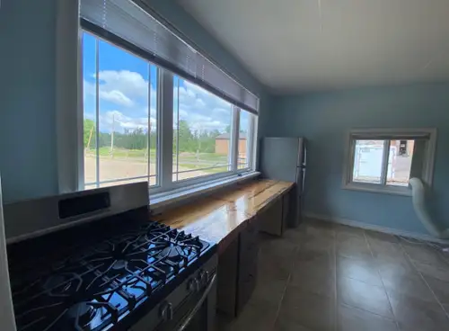 Private Studio on a 50-Acre Horse Farm | Campbellville | $1850 Utilities Included A bright 500 sq ft...
