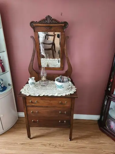Commode Antique avec Miroir, View more