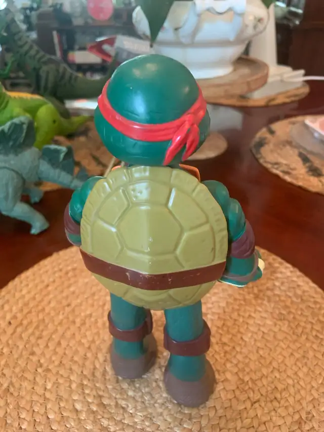 TEENAGE  NINJA TURTLES ‘ RAPHAEL ‘ VIACOM 11” ! in Toys in Mississauga / Peel Region - Image 7
