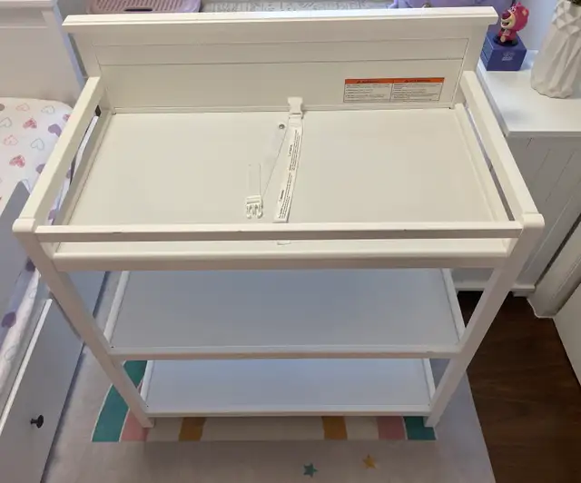 Crib, Mattress and Matching Change Table in Cribs in Mississauga / Peel Region - Image 7