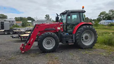 2014 Massey Ferguson 7615 4WD with MF 968 Self Leveling Loader. Hrs 4880. 6 Cyl 6.6 lit 24 valve Sis...
