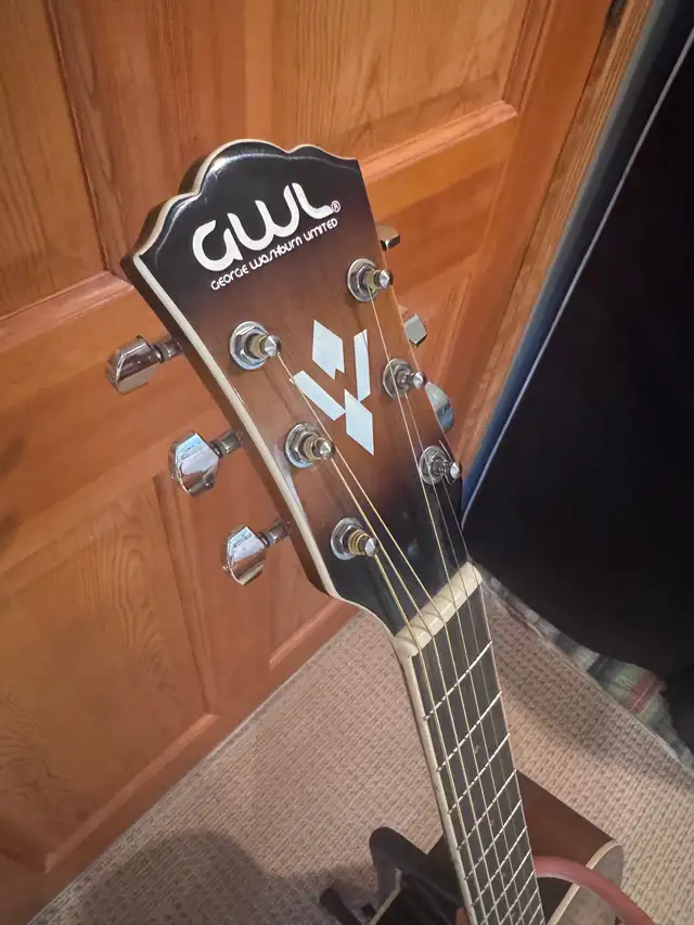 Washburn Acoustic - Tobacco Burst in Guitars in Mississauga / Peel Region - Image 3