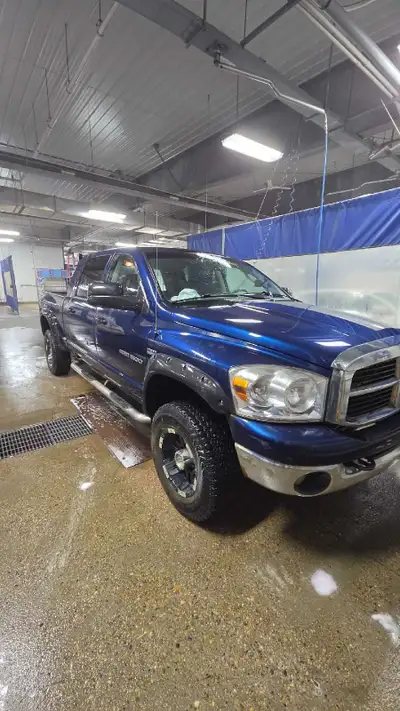 250,000km Rebuilt trans 10k ago no paperwork Good truck bought new one don't need anymore 6500obo Op...