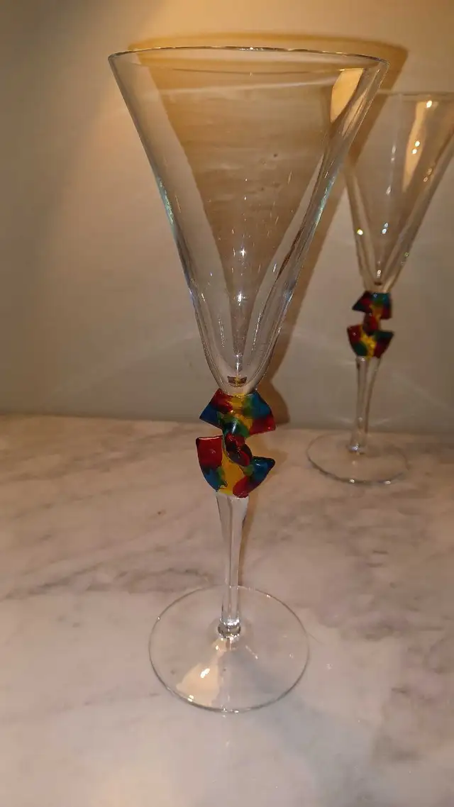 10"T Unique Set of 2 Glass Champagne Flutes Multi-Colored  in Kitchen & Dining Wares in Calgary - Image 3