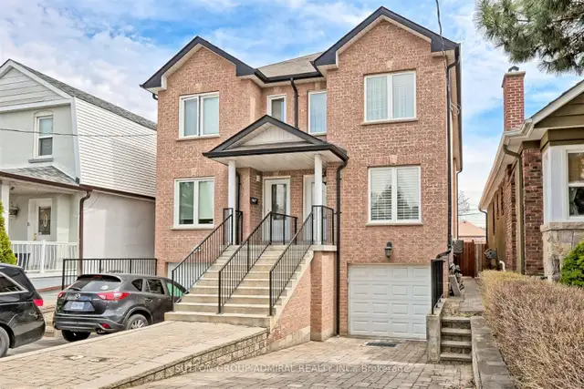 APARTMENT FOR RENT IN  TORONTO 3-BEDROOMS, 3-BATH WITH 2 PARKING Image# 1