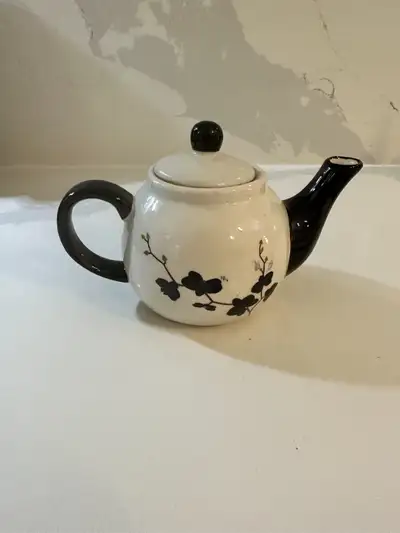 Black and White Floral Ceramic Teapot 12 oz, View more