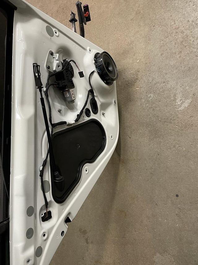 VW Jetta 2011 - 2017 Rear Left Door in Auto Body Parts in Markham / York Region - Image 2