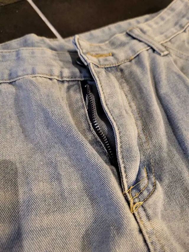 Men, Apparel Demin Shorts in Men's in Oshawa / Durham Region - Image 4