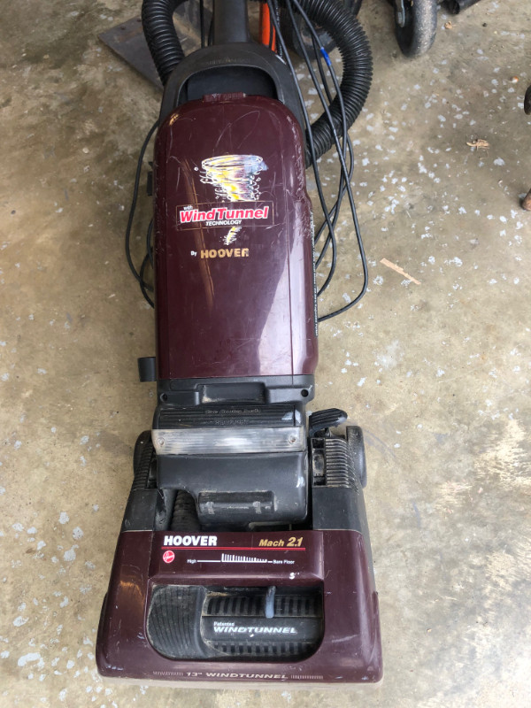 HOOVER MACH 2.1 - Upright Vacuum cleaner in Vacuums in Markham / York Region