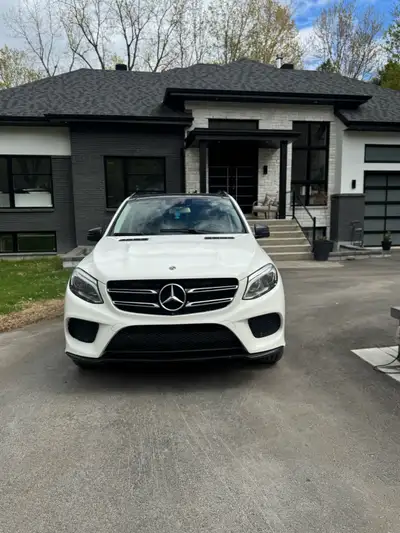 Bonjours, Je vends mon Mercedes pour l’achat d’un plus récent! Véhicule très fiable, tout fonctionne...