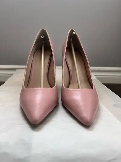 Le chateau Rose Pointed Toe Heels, View more