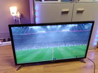 Smart TV Samsung 32p belle wifi YouTub Netflix condition A1, View more