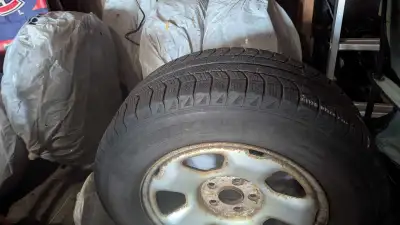 Up for sale are my Michelin Winter tires, sized at 245 65 17. As you can see from the photos, these...