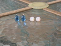 Lot 2 boucles d’oreilles Bleu & Blanche - 2 pairs Earrings 2/10$