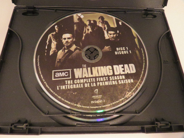DVD - The Walking Dead - L'intégrale de la première saison. dans CD, DVD et Blu-ray  à Ville de Québec - Image 3