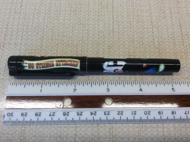 Vintage NSYNC “No Strings Attached” Pen in Arts & Collectibles in Winnipeg - Image 2