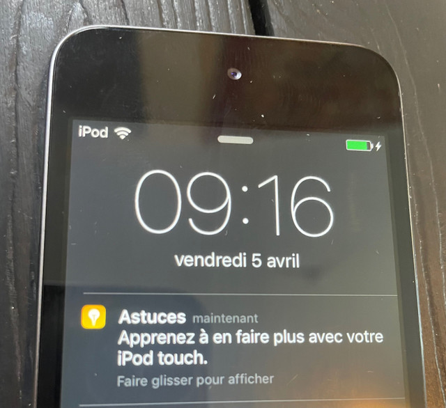 iPad Touch. A1574 (6e génération) dans iPad et tablettes  à Ville de Montréal - Image 2