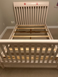 Kids bed/toddler bed/crib convertible bed and dresser