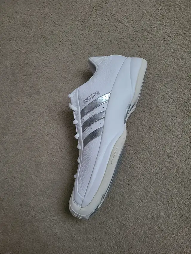 adidas shoes men's - brand new, vintage (2006), white and silver in Men's Shoes in Kitchener / Waterloo - Image 3