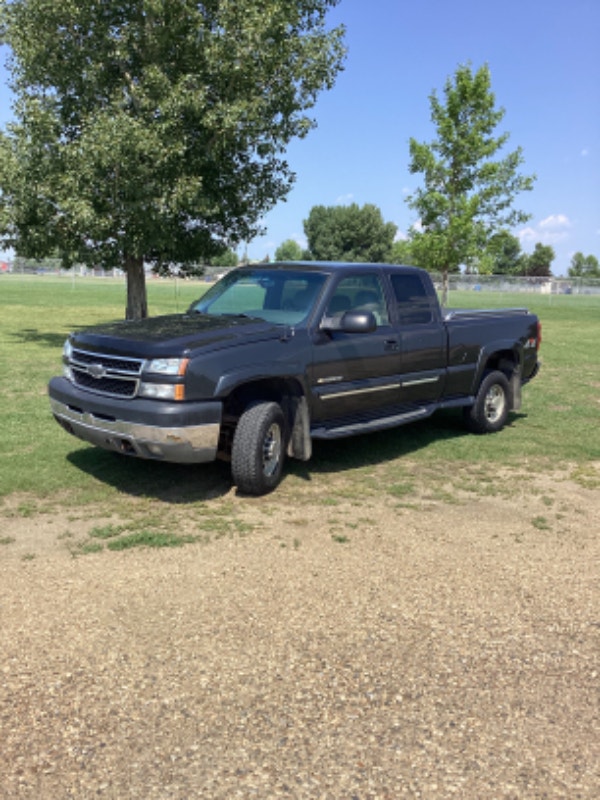 2005 Chev 2500 4x4 Cars & Trucks Red Deer Kijiji