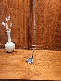 T7 Mallet Style Putter w/Double Bend shaft and midsize grip
