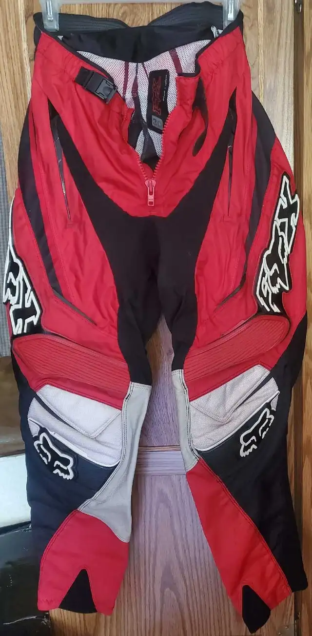 Fox women motorcross bike pants. Size 30 in Clothing, Shoes & Accessories in Nelson - Image 2