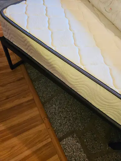 Lit simple métal noir avec matelas, View more