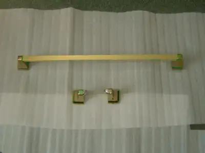 Towel Rack (2 feet) & matching Toilet Paper Holder