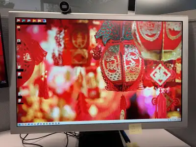 Apple monitor Cinema Display 30" and webcam, View more