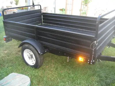 I used it 5 times last year to haul yard waste. The entire box can be folded back for better waste d...