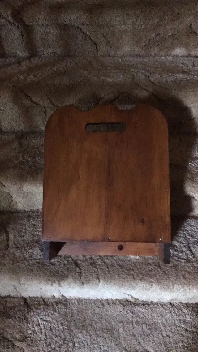 Antique Wood wall mount in Arts & Collectibles in Ottawa - Image 4