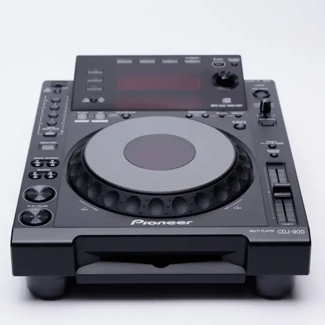 Pioneer CDJ-900 Professional multi player w/ cables in General Electronics in Longueuil / South Shore - Image 4