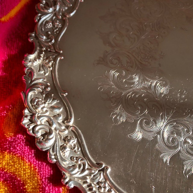 Silver Plated Ornate Tray in Arts & Collectibles in Renfrew - Image 4