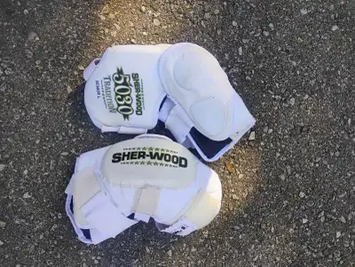Sherwood Hockey Elbow Pads, View more
