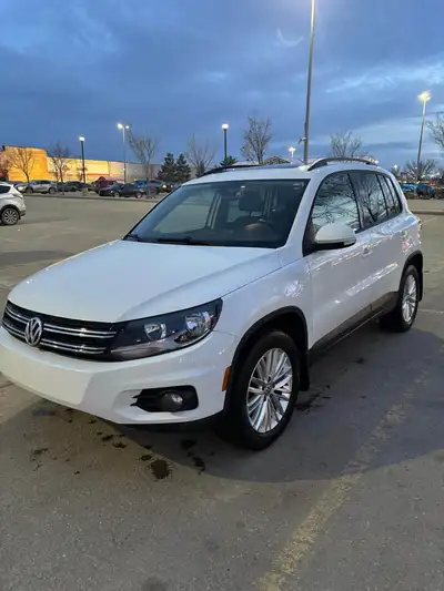2015 Volkswagen Tiguan AWD TSI 4 Motion Moonroof in excellent condition, reliable and well maintaine...