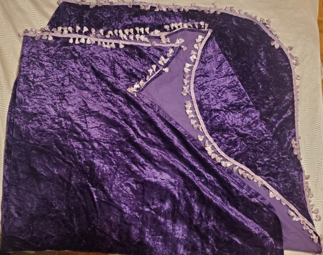 Large blanket royal purple crushed velvet with pom-poms  in Home Décor & Accents in Kitchener / Waterloo
