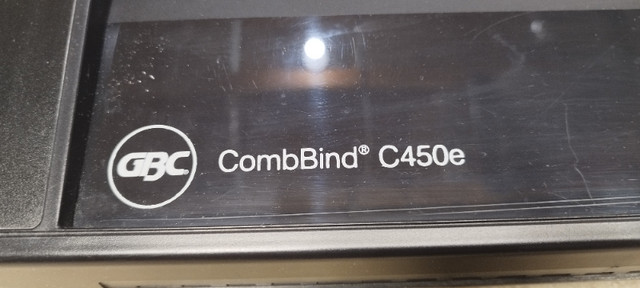 GBC CombBind C450E  Electric Binding Machine. LIKE NEW in Other Business & Industrial in Mississauga / Peel Region - Image 4