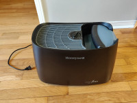 Honeywell    Germfree UV cool mist humidifier  (HCM-350)
