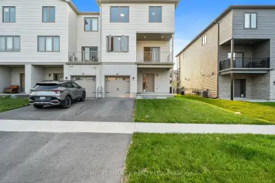 Beautiful Townhome in Picton