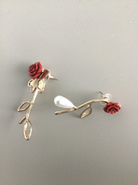 Rose shape earrings