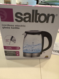 Salton glass kettle