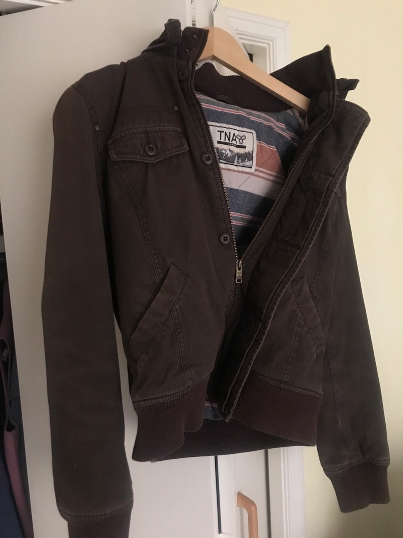 TNA Aritzia Bomber Jacket L Women's Tops & Outerwear Calgary