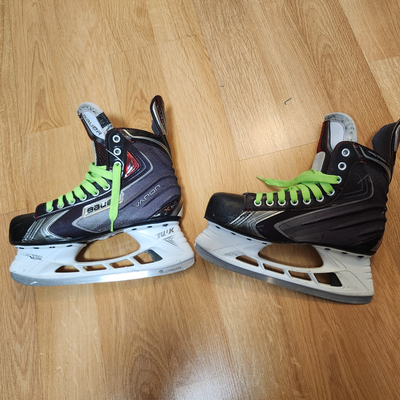 Boy's Bauer Hockey Skates size 9.5 $15, View more