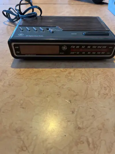 Vintage clock radio General Electric , View more